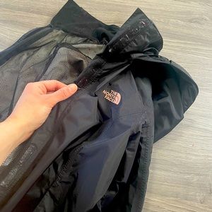 north face black jacket, great for the fall/spring or warmer to rainy weather